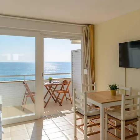 Apartment One Bedroom With Terrace And Wifi At 2 Km Away From The Beach