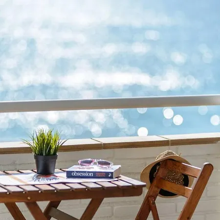 One Bedroom With Terrace And Wifi At 2 Km Away From The Beach