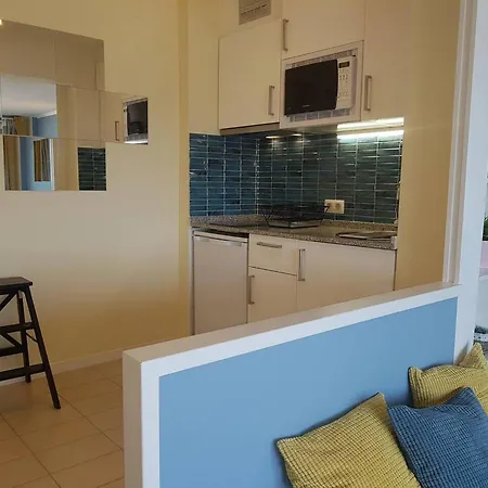 One Bedroom With Terrace And Wifi At 2 Km Away From The Beach Apartment