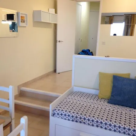 Appartamento One Bedroom With Terrace And Wifi At 2 Km Away From The Beach *