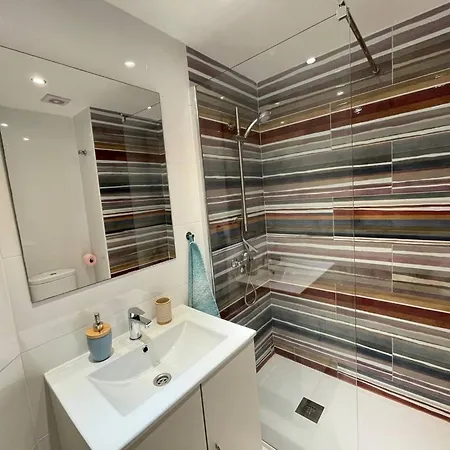 One Bedroom With Terrace And Wifi At 2 Km Away From The Beach