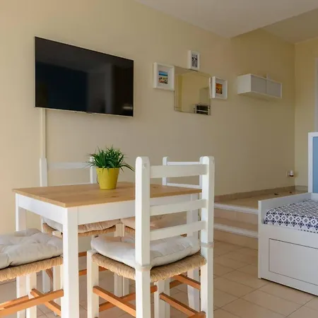 Appartamento One Bedroom With Terrace And Wifi At 2 Km Away From The Beach Lloret de Mar