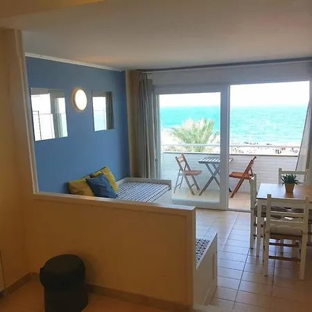 One Bedroom With Terrace And Wifi At 2 Km Away From The Beach