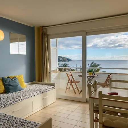 One Bedroom With Terrace And Wifi At 2 Km Away From The Beach *