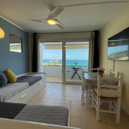 One Bedroom With Terrace And Wifi At 2 Km Away From The Beach Appartamento *