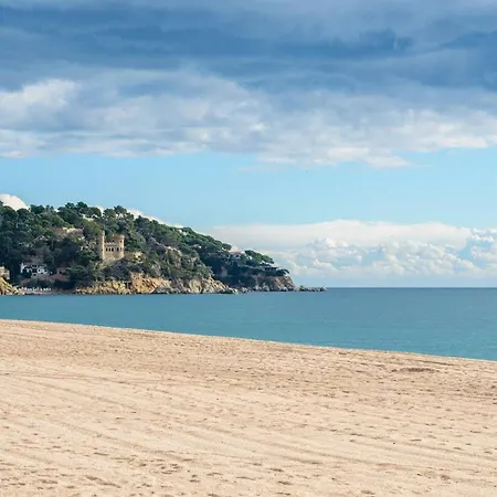 One Bedroom With Terrace And Wifi At 2 Km Away From The Beach *