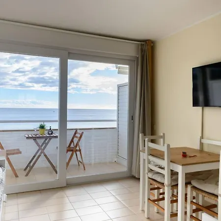 One Bedroom With Terrace And Wifi At 2 Km Away From The Beach *